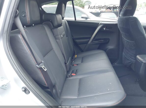 JTMJJREV5JD169337 2018 TOYOTA RAV4 HYBRID Silver Widok naklejki z numerem VIN