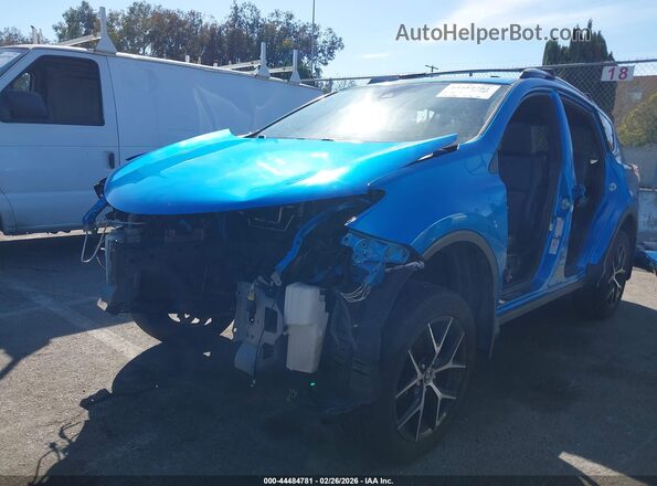 JTMNFREV4HJ706715 2017 TOYOTA RAV4 Синий Вид спереди