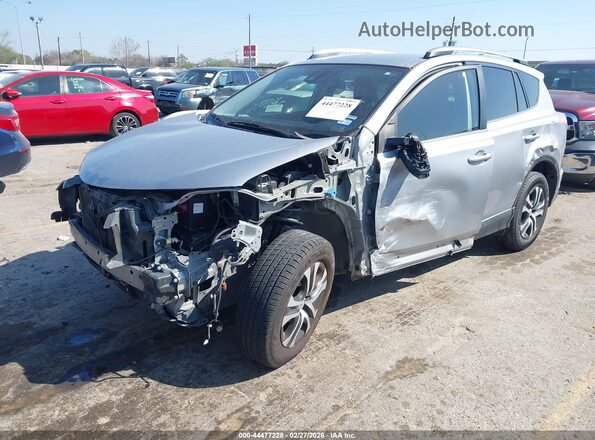 JTMZFREV5JJ185415 2018 TOYOTA LE Silver Vista tres cuartos delantera izquierda