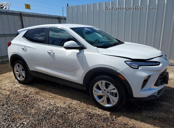 KL4AMBSLXSB155975 2025 BUICK ENCORE Белый Передняя правая четверть