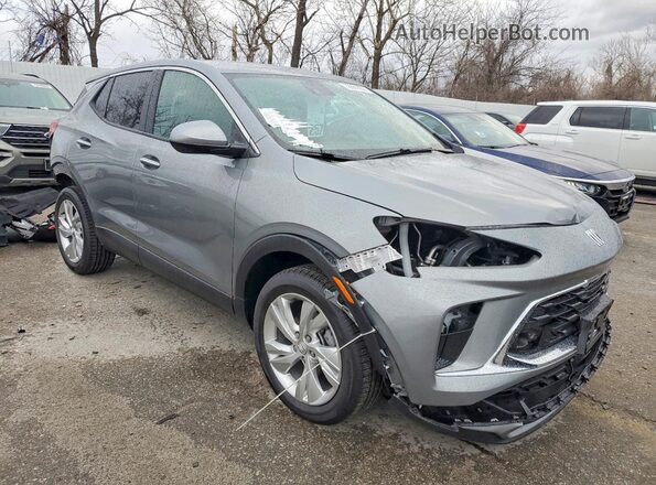 KL4AMCSL1TB002358 2026 BUICK ENCORE Silver Передня права чверть