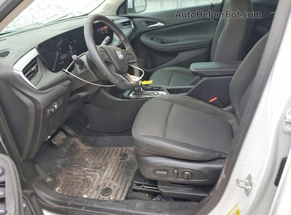 KL4AMCSL8SB049255 2025 BUICK ENCORE White Widok wnętrza z przodu