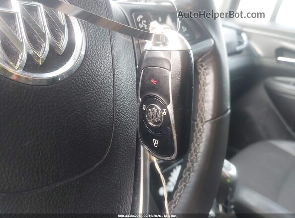 KL4CJ3SB8JB672706 2018 BUICK ENCORE Белый Вид панели приборов
