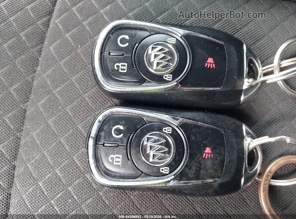 KL4CJBSB4JB580342 2018 BUICK ENCORE Красный Вид панели приборов