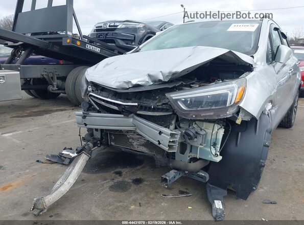 KL4CJCSB9JB557662 2018 BUICK ENCORE Silver Widok z przodu