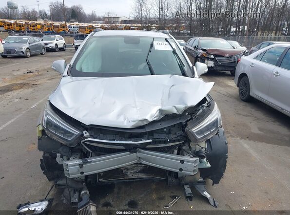 KL4CJCSB9JB557662 2018 BUICK ENCORE Silver Widok wnętrza z tyłu