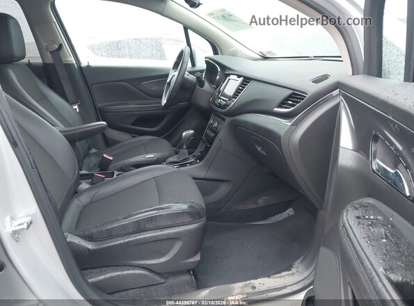 KL4CJESM2NB512677 2022 BUICK ENCORE Серебряный Вид салона спереди
