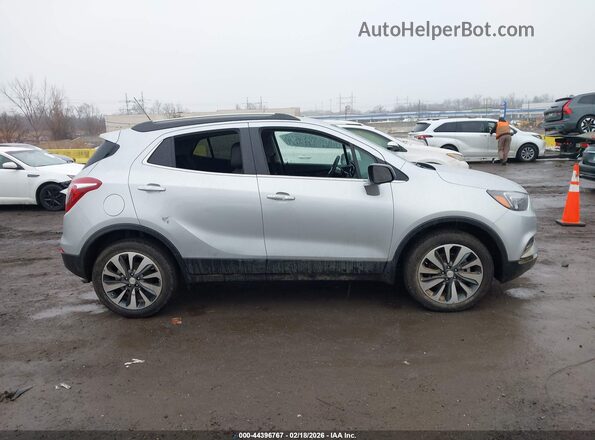 KL4CJESM2NB512677 2022 BUICK ENCORE Серебряный Вид задней части салона