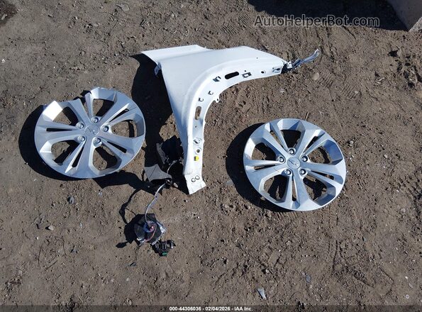 KL77LFEP2SC300409 2025 CHEVROLET TRAX White Instrument cluster view