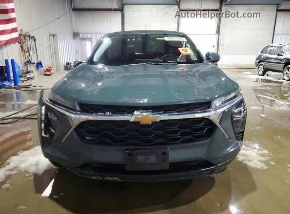 KL77LFEP2TC006042 2026 CHEVROLET TRAX Серый Вид спереди
