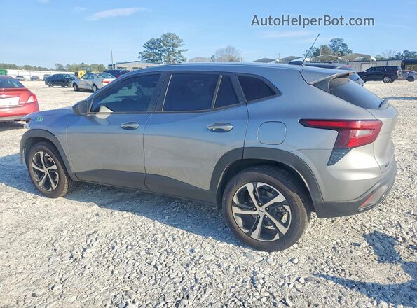 KL77LGE25RC184790 2024 CHEVROLET TRAX Серебряный Задняя левая четверть