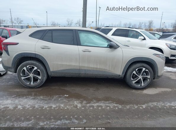 KL77LGEP9TC056247 2026 CHEVROLET TRAX Tan Widok wnętrza 360 stopni