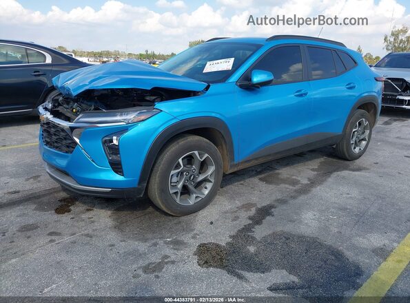 KL77LHEP1SC196006 2025 CHEVROLET TRAX Синий Передняя левая четверть