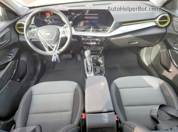 KL77LHEP1TC006156 2026 CHEVROLET TRAX Red Dashboard view