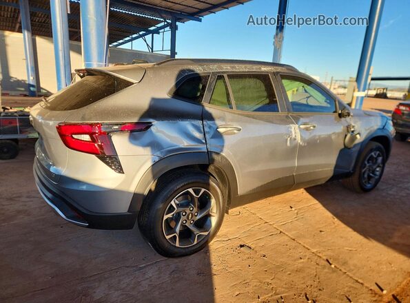 KL77LHEP4TC011058 2026 CHEVROLET TRAX Gray Հետևի աջ