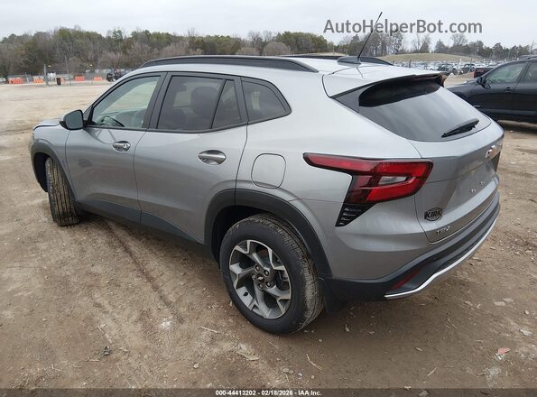KL77LHEP8SC278315 2025 CHEVROLET TRAX Серый Задняя левая четверть