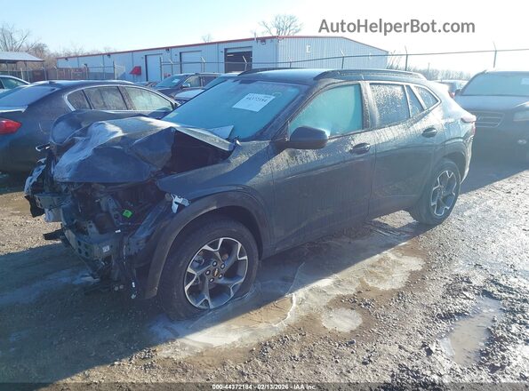 KL77LHEP9TC028700 2026 CHEVROLET TRAX Green Vista tres cuartos delantera izquierda