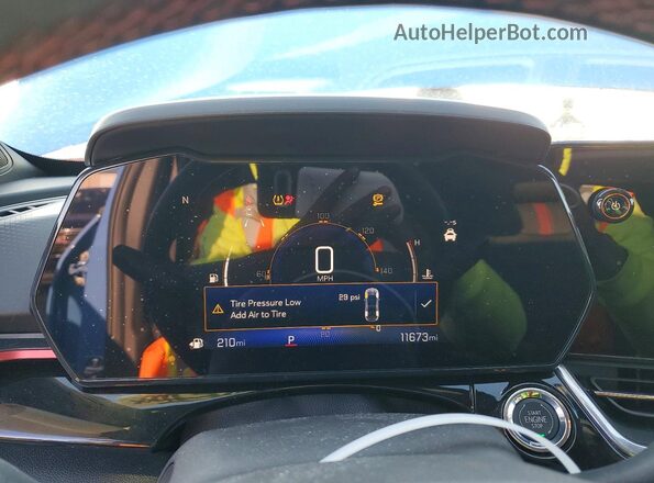 KL77LJE21RC182242 2024 CHEVROLET TRAX Синий Вид щитка приборов
