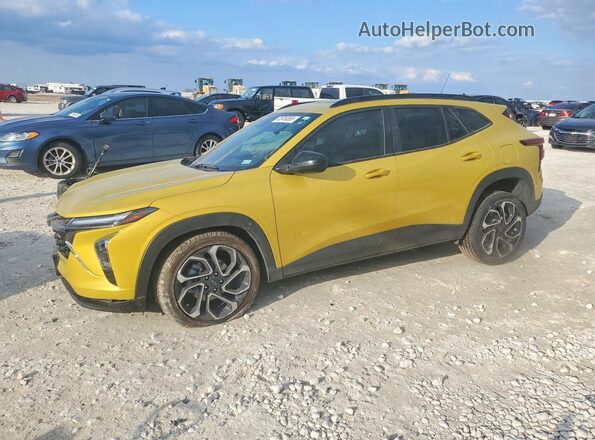 KL77LJEP6SC189351 2025 CHEVROLET TRAX Желтый Передняя левая четверть