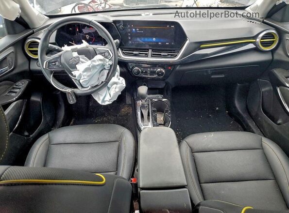 KL77LKE2XRC058024 2024 CHEVROLET TRAX Black Widok deski rozdzielczej