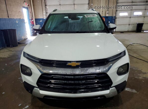 KL79MPS29PB157637 2023 CHEVROLET TRAILBLAZER White Widok z przodu