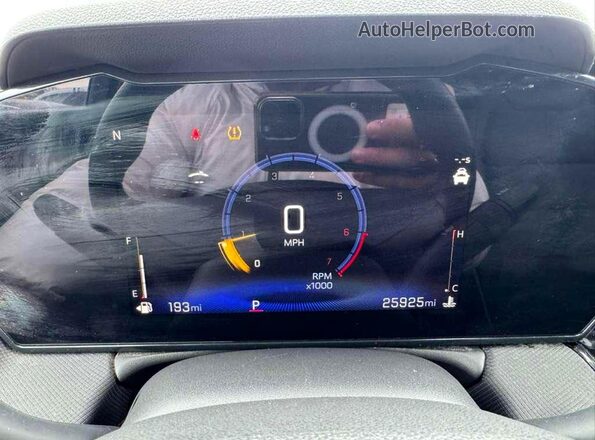 KL79MTSL2RB180696 2024 CHEVROLET TRAILBLAZER Серый Вид панели приборов