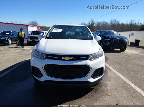 KL7CJKSB4HB105352 2017 CHEVROLET TRAX Белый Вид щитка приборов