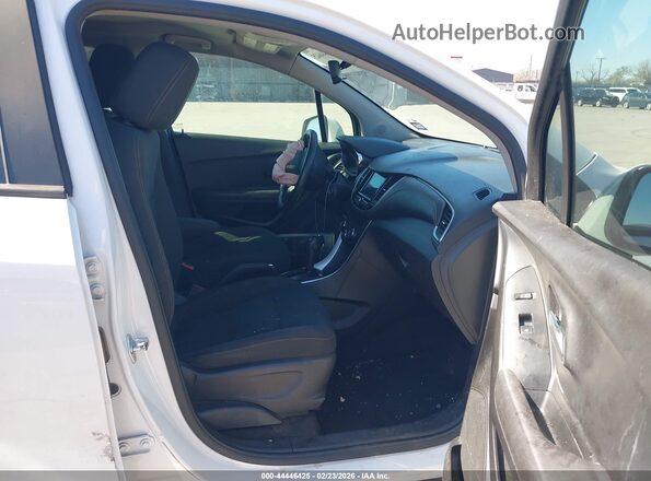 KL7CJKSB7LB073165 2020 CHEVROLET TRAX Белый Вид салона спереди
