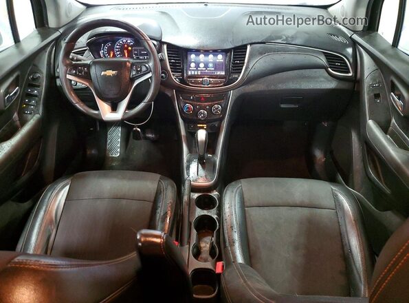 KL7CJLSB0JB629044 2018 CHEVROLET TRAX White Widok deski rozdzielczej