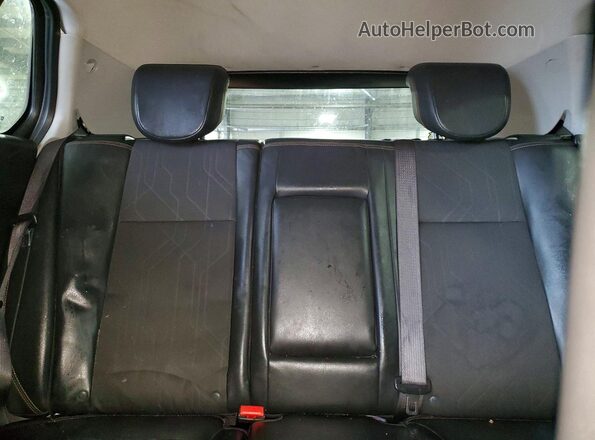 KL7CJLSB0JB629044 2018 CHEVROLET TRAX White Widok tylnych siedzeń