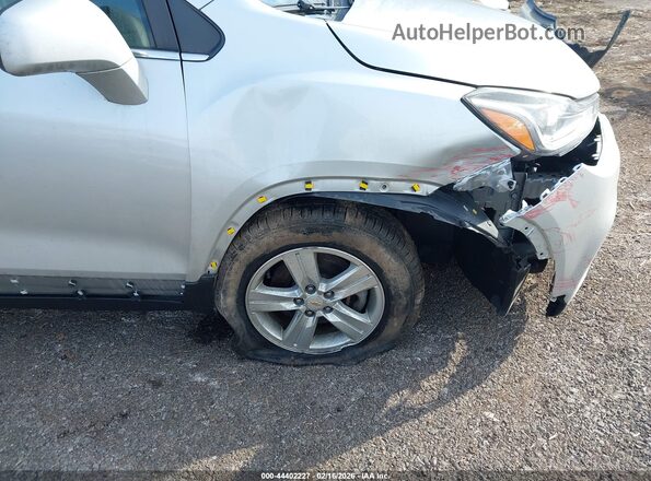 KL7CJLSB7JB532844 2018 CHEVROLET TRAX Серебряный Вид щитка приборов