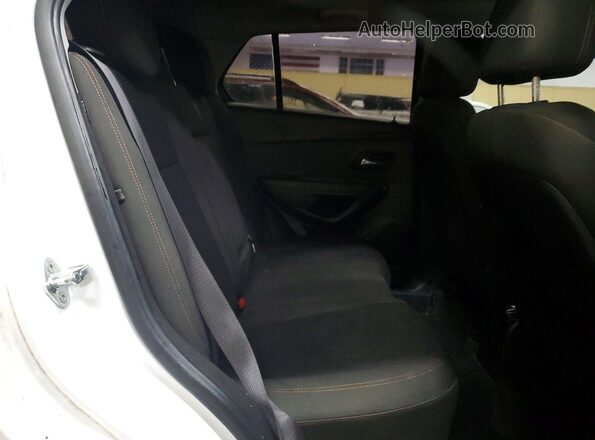 KL7CJNSB4HB130799 2017 CHEVROLET TRAX Белый Вид задней части салона