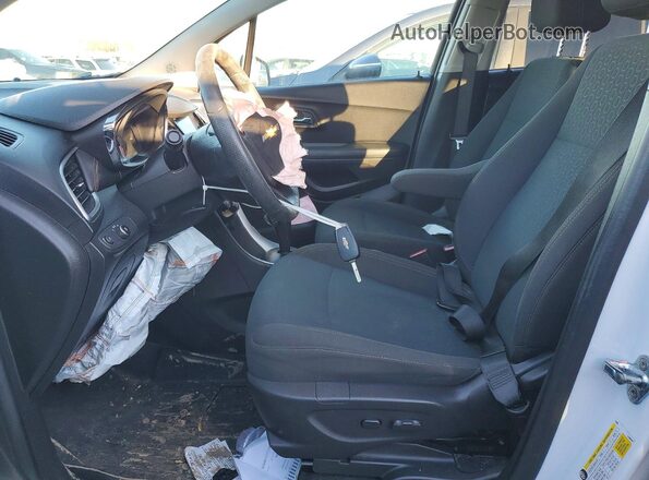 KL7CJNSM3MB361270 2021 CHEVROLET TRAX Белый Вид салона спереди