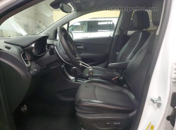 KL7CJPSB2KB895707 2019 CHEVROLET TRAX White Vista interior delantera