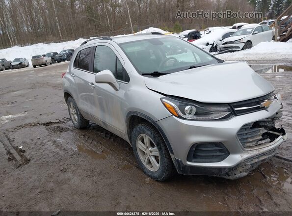 KL7CJPSB2LB007362 2020 CHEVROLET TRAX Серебряный Передняя правая четверть