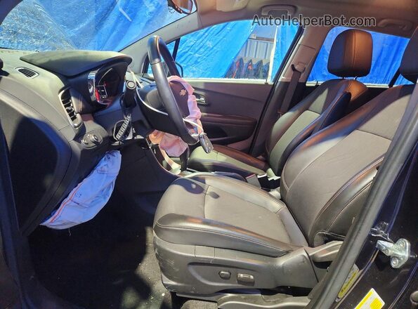 KL7CJPSM0NB523949 2022 CHEVROLET TRAX Черный Вид салона спереди