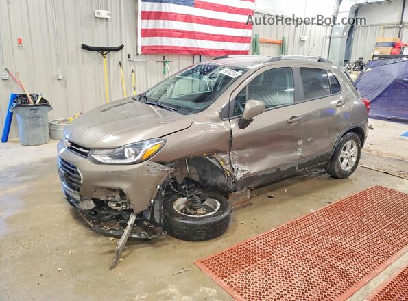 KL7CJPSM4MB371396 2021 CHEVROLET TRAX Коричневый Передняя левая четверть