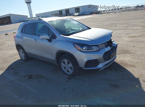 KL7CJPSM4NB518608 2022 CHEVROLET TRAX Серебряный Передняя правая четверть