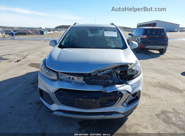 KL7CJPSM4NB518608 2022 CHEVROLET TRAX Серебряный Вид щитка приборов