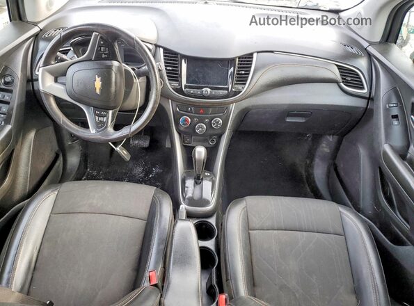 KL7CJPSM5NB525146 2022 CHEVROLET TRAX Белый Вид панели приборов