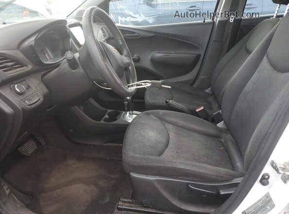 KL8CB6SA2GC615778 2016 CHEVROLET SPARK White Widok wnętrza z przodu