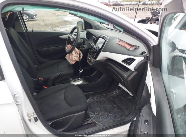 KL8CD6SA2HC751596 2017 CHEVROLET SPARK Белый Вид салона спереди
