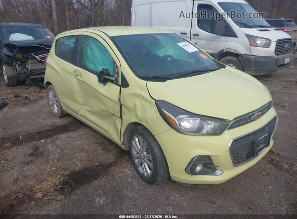 KL8CD6SA9JC424831 2018 CHEVROLET SPARK Желтый Передняя правая четверть