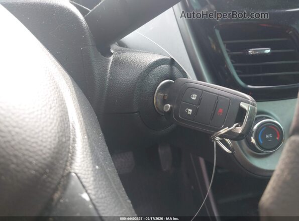 KL8CD6SA9JC424831 2018 CHEVROLET SPARK Желтый Вид панели приборов