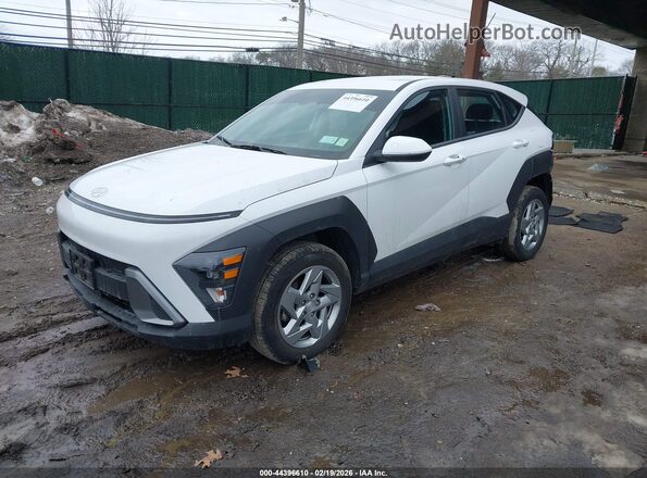 KM8HACAB3RU102637 2024 HYUNDAI KONA Белый Передняя левая четверть