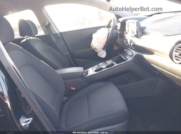 KM8K23AG8MU122809 2021 HYUNDAI KONA ELECTRIC Black Widok wnętrza z przodu