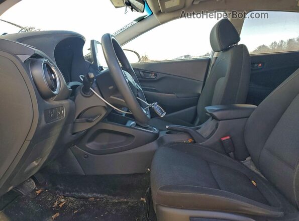 KM8K6CAB0NU832202 2022 HYUNDAI KONA Белый Вид салона спереди