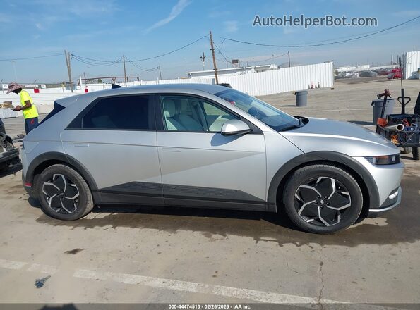 KM8KN4AE2PU145292 2023 HYUNDAI IONIQ 5 Silver Widok wnętrza z tyłu