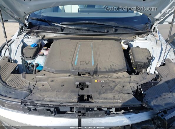 KM8KN4AE2PU145292 2023 HYUNDAI IONIQ 5 Silver Widok z tyłu
