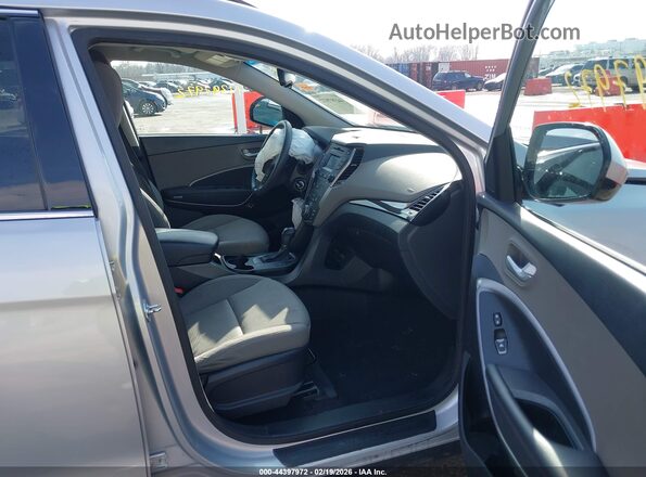 KM8SM4HF9GU134288 2016 HYUNDAI SANTA FE Серебряный Вид салона спереди